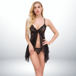 Nuisette noire en dentelle transparente de Linjury "Lueur Mystérieuse" avec bonnets triangle et ouverture frontale.